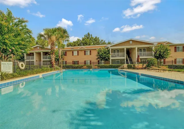 Homes for sale in Altamonte Springs, FL | 145 N Pearl Lake Cswy #208, Altamonte Springs, FL 32714 | MLS# O6381652