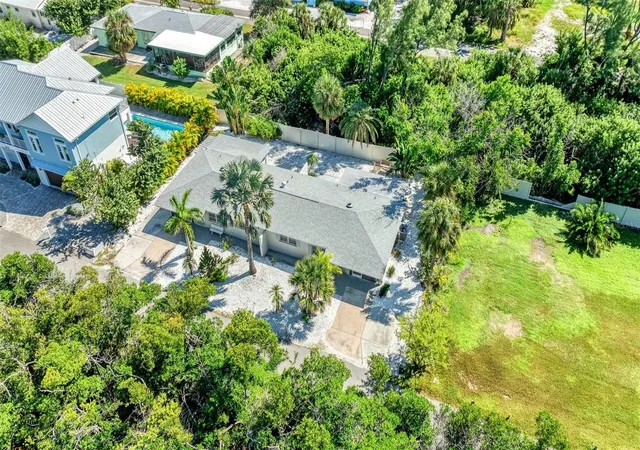 Photo 2 of Single family home for sale at 578 Companion Way, Longboat Key, FL 34228 | MLS# A4682186 | Listing updated on 2026-05-07