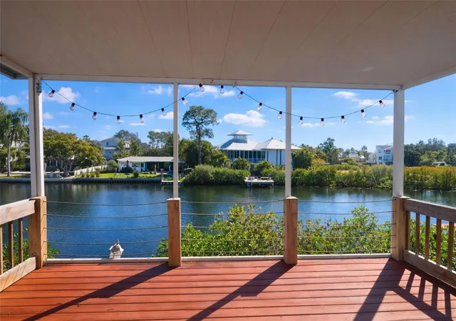 4th image of 303 Lagoon Dr, Palm Harbor, FL 34683 | MLS# TB8475281