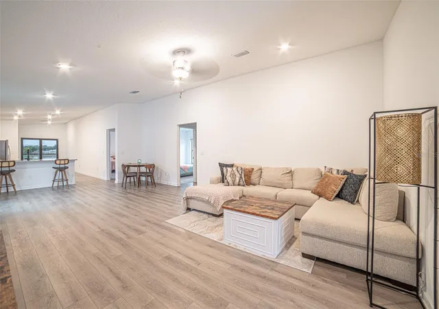 4th image of 1375 Ahoy Ave, Tampa, FL 33619 | MLS# W7882933