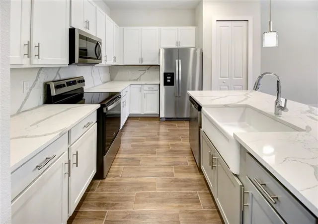 3rd image of 1523 Heritage Pl, Oviedo, FL 32765 | MLS# O6381755