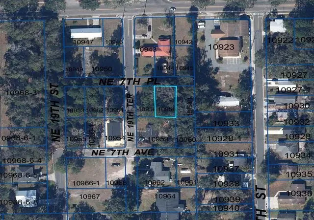 2nd image of 1929 Ne 7th Pl, Gainesville, FL 32641 | MLS# A4682223