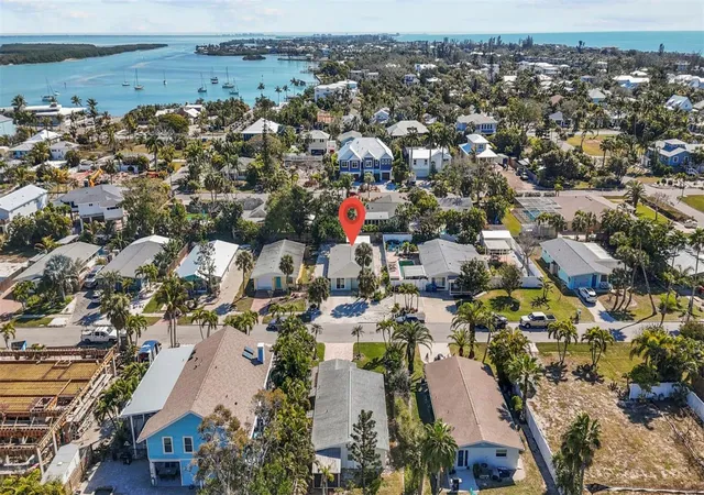 2nd image of 690 Fox St, Longboat Key, FL 34228 | MLS# A4682225
