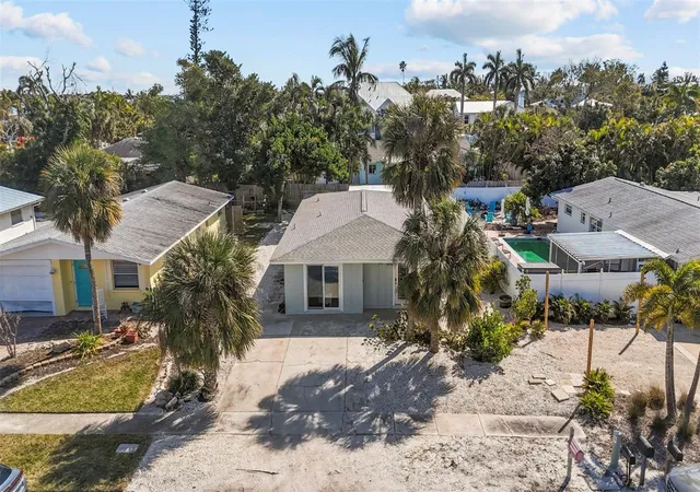 1st image of 690 Fox St, Longboat Key, FL 34228 | MLS# A4682225