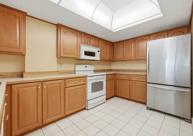 4th image of 1513 Ocean Shore Blvd #4E, Ormond Beach, FL 32176 | MLS# V4947305