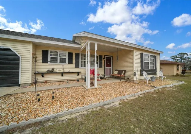 Photo 3 of Single family home for sale at 544 Silver Crse Ct, Ocala, FL 34472 | MLS# OM718632 | Listing updated on 2026-09-13