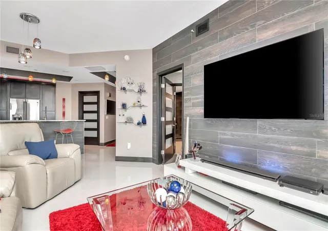 3rd image of 449 S 12Th St #1006, Tampa, FL 33602 | MLS# TB8475385