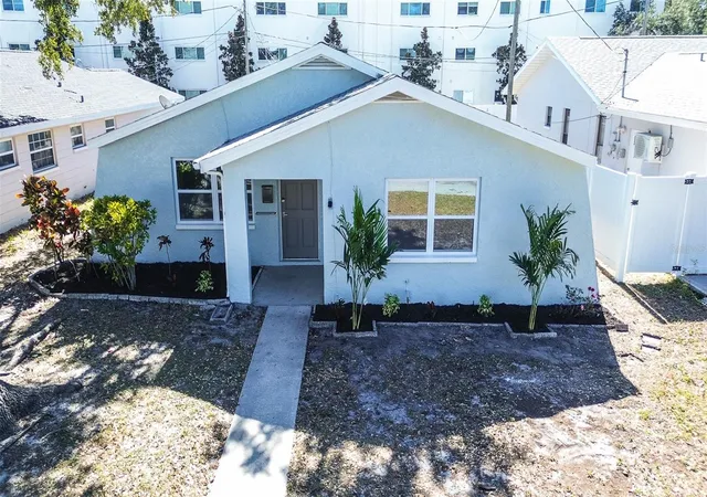 Photo 3 of Single family home for sale at 130 42nd Avenue N, Saint Petersburg, FL 33703 | MLS# TB8475469 | Listing updated on 2026-09-26