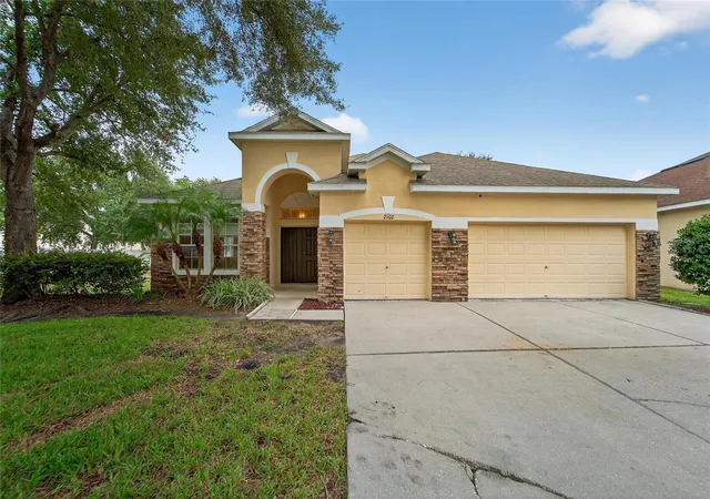 2nd image of 2502 Bonterra Blvd, Valrico, FL 33594 | MLS# TB8475536