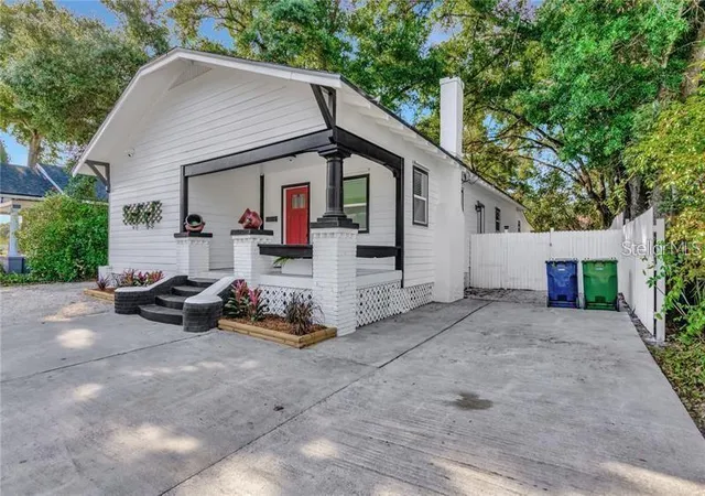 Photo 3 of Single family home for sale at 705 E Plymouth St, Tampa, FL 33603 | MLS# TB8475587 | Listing updated on 2026-10-08