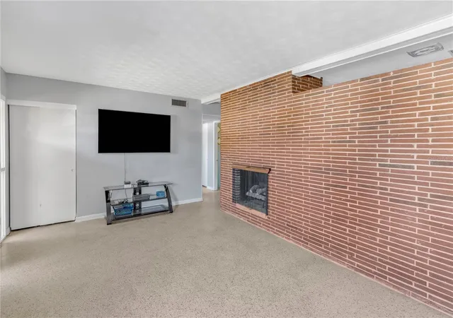 Photo 3 of Single family home for sale at 310 Kenmore Rd, Brandon, FL 33511 | MLS# TB8475655 | Listing updated on 2026-10-02