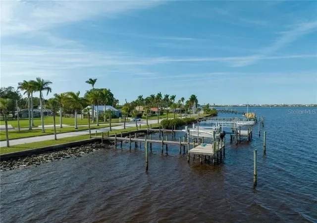 Photo 1 of Land for sale at 2520 Riverside Dr E, Bradenton, FL 34208 | MLS# A4682356 | Listing updated on 2026-08-10