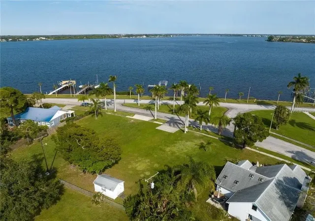 Photo 4 of Land for sale at 2520 Riverside Dr E, Bradenton, FL 34208 | MLS# A4682356 | Listing updated on 2026-08-10