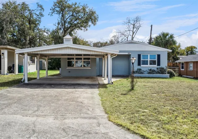 Photo 1 of Single family home for sale at 822 Poinsettia Dr, Eustis, FL 32726 | MLS# O6382121 | Listing updated on 2026-09-16