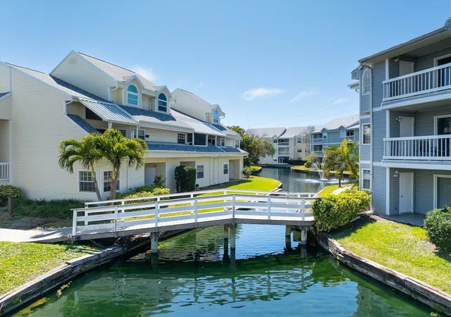 Photo 2 of Condo for sale at 6931 Stones Throw Cir N #5302, St Petersburg, FL 33710 | MLS# TB8475800 | Listing updated on 2026-08-31