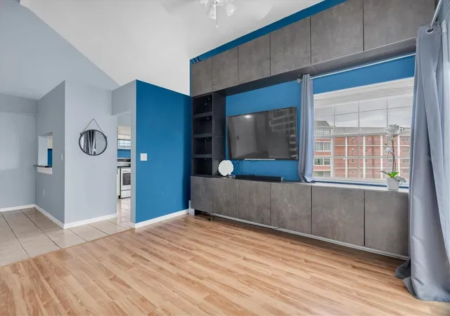 Listing Photo 4 - Condo for sale in building located at 6931 Stones Throw Cir N, St Petersburg, FL 33710 - Unit #5302