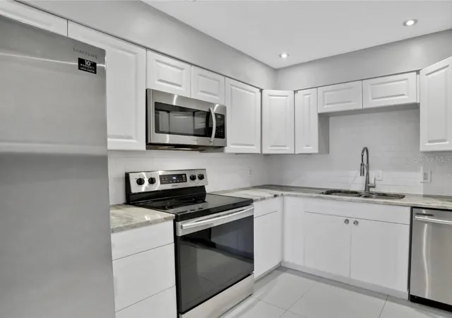4th image of 540 Orange Dr #13, Altamonte Springs, FL 32701 | MLS# O6382136