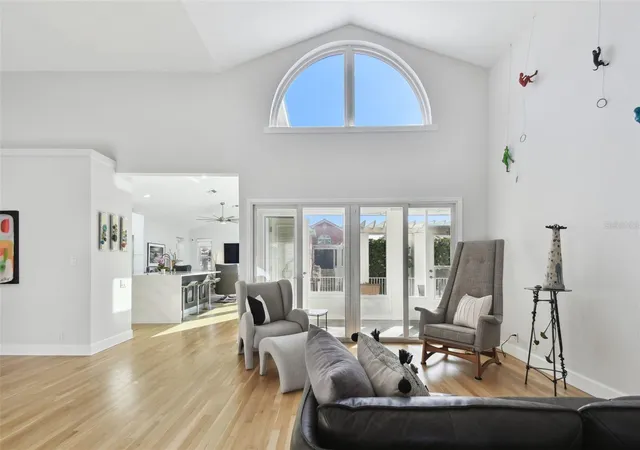 Photo 1 of Townhouse for sale at 21 Crescent Pl S, Saint Petersburg, FL 33711 | MLS# TB8475820 | Listing updated on 2026-09-23