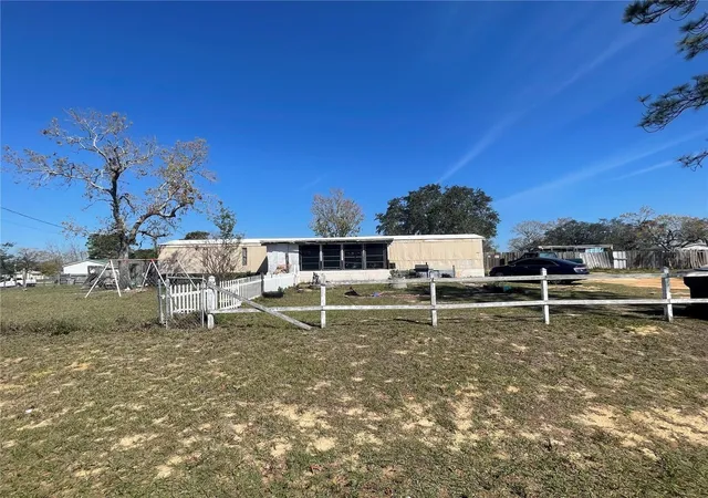Listing Photo 5 - Condo for sale in building located at 4385 Dietz Rd, BARTOW, FL 33830