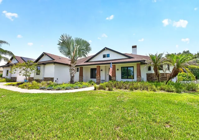 Homes for sale in Tavares, FL | 27324 Grand Oak Ln, Tavares, FL 32778 | MLS# O6382196