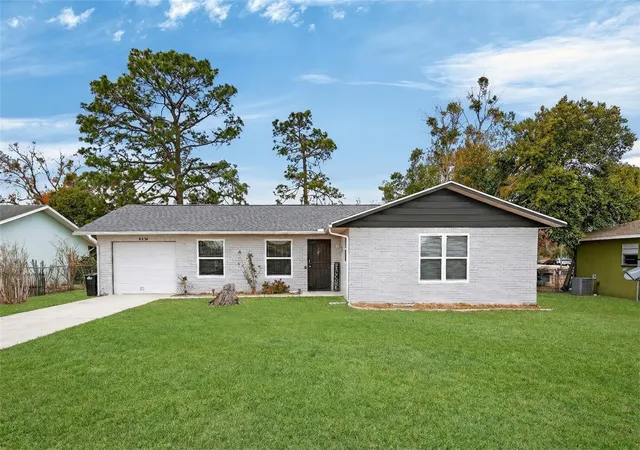 Photo 1 of Single family home for sale at 8810 Se 88th Place, Ocala, FL 34472 | MLS# OM718751 | Listing updated on 2026-08-04