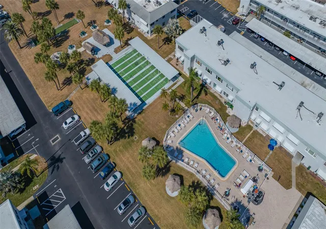 2nd image of 5217 81st St N #16, Saint Petersburg, FL 33709 | MLS# TB8475931