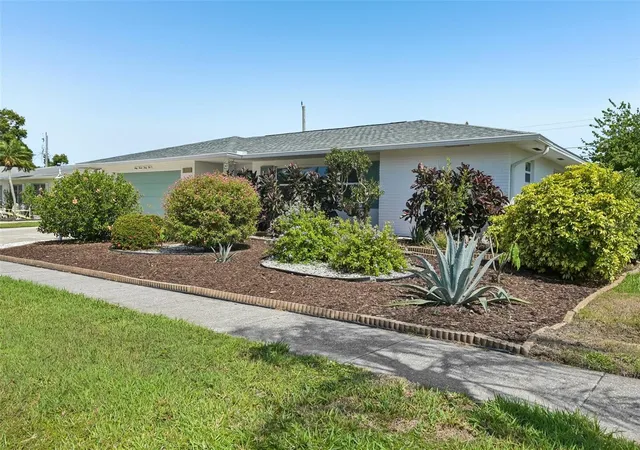 2nd image of 6735 Keystone Dr, Sarasota, FL 34231 | MLS# TB8475997