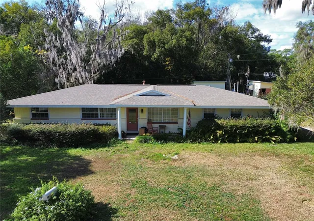 Photo 2 of Single family home for sale at 1324 Se 33rd Terrace, Ocala, FL 34471 | MLS# OM718781 | Listing updated on 2026-09-01