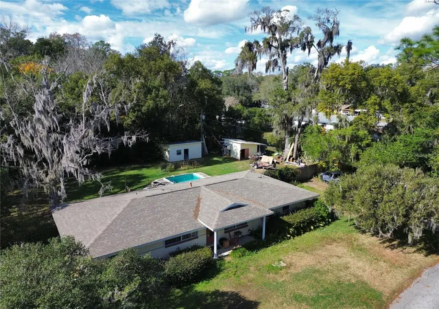 Photo 4 of Single family home for sale at 1324 SE 33rd Terrace, Ocala, FL 34471 | MLS# OM718781 | Listing updated on 2026-09-01