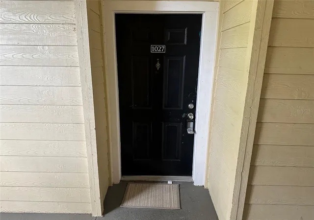Photo 3 of Condo for sale at 2598 Robert Trent Jones Dr #1027, Orlando, FL 32835 | MLS# O6382382 | Listing updated on 2026-09-16