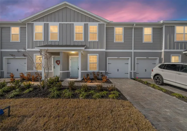 1st image of 1197 Port Blue Wy, Lady Lake, FL 32159 | MLS# G5108175