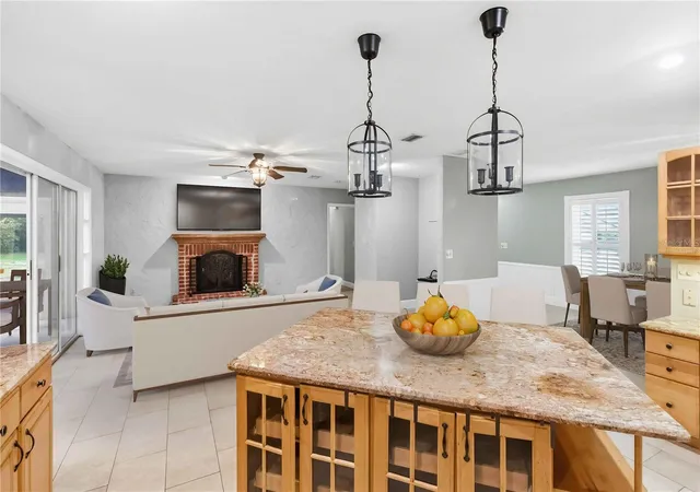 4th image of 5304 Rosecrest Cir, Tampa, FL 33617 | MLS# TB8476198