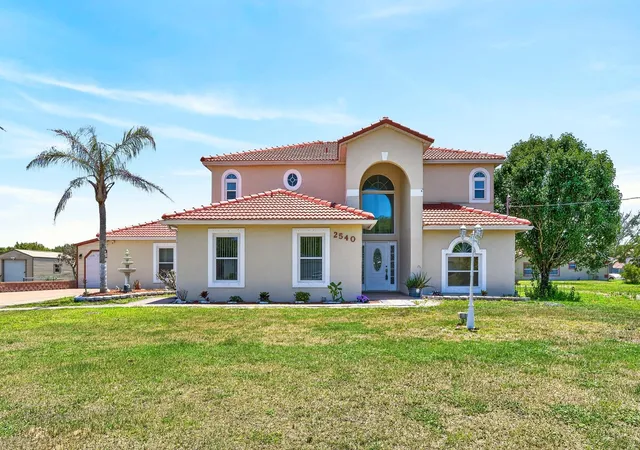 Photo 1 of Single family home for sale at 2540 Winners Cir, Kissimmee, FL 34744 | MLS# O6382446 | Listing updated on 2026-09-15