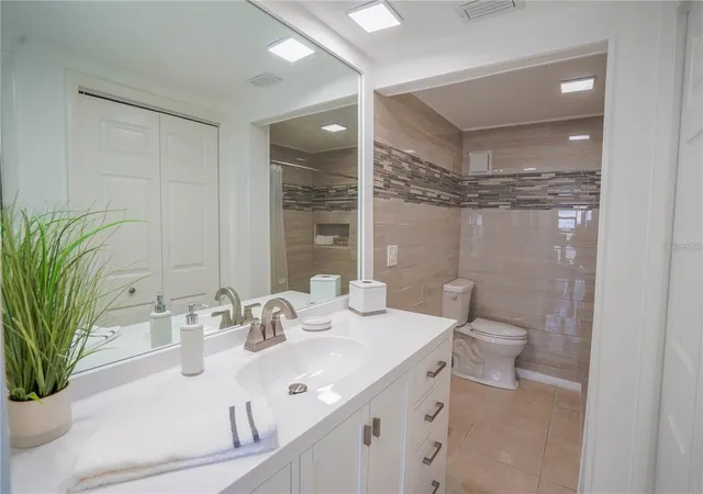 Photo 3 of Condo for sale at 7100 Sunshine Skyway Ln S #201, Saint Petersburg, FL 33711 | MLS# W7883022 | Listing updated on 2026-05-14