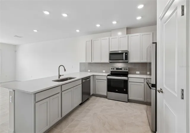 4th image of 6406 Jensen View Ave, Apollo Beach, FL 33572 | MLS# TB8476213