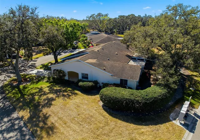 3rd image of 2101 Hailstone Cir, SUN CITY CENTER, FL 33573