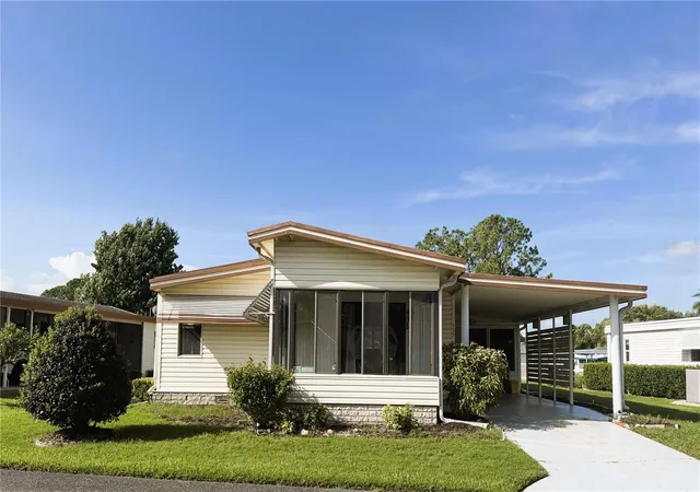 Photo 1 of Manufactured home for sale at 133 Hibiscus Way, Leesburg, FL 34748 | MLS# R4910716 | Listing updated on 2026-10-12