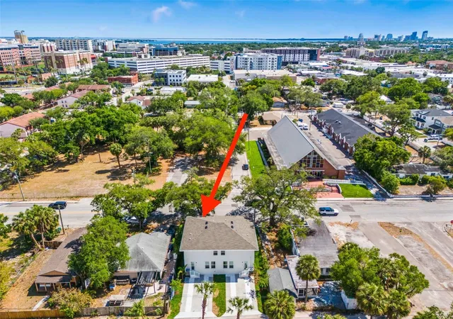 Photo 4 of Townhouse for sale at 1005 W Cypress St #1, Tampa, FL 33606 | MLS# TB8476334 | Listing updated on 2026-10-04
