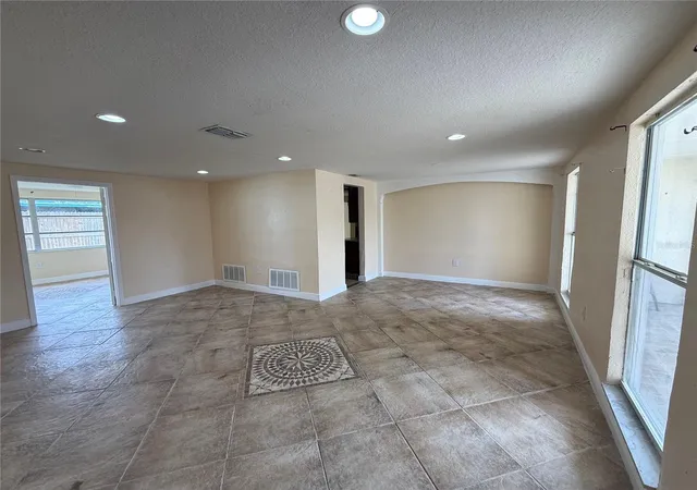 4th image of 3628 Landale Dr, Holiday, FL 34691 | MLS# TB8476343
