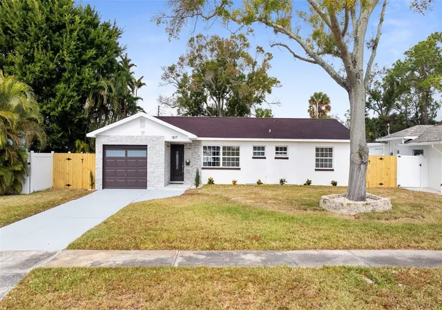 Photo 3 of Sale Pending at 1817 Oregon Ave Ne, Saint Petersburg, FL 33703 | MLS# TB8476349 | Listing updated on 2026-09-14