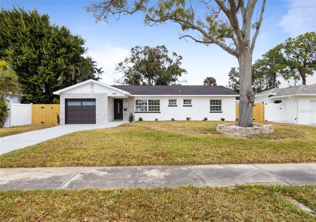 Photo 4 of Sale Pending at 1817 Oregon Ave NE, Saint Petersburg, FL 33703 | MLS# TB8476349 | Listing updated on 2026-09-14