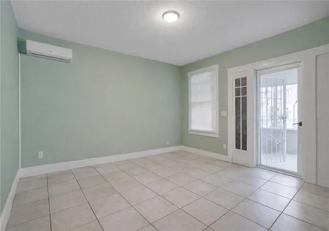 Photo 3 of House for sale at 316 W Columbus Dr, Tampa, FL 33602 | MLS# TB8476378 | Listing updated on 2026-08-10