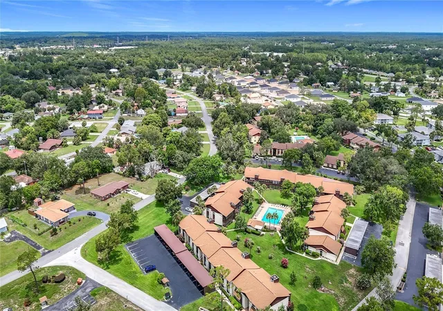2nd image of 548 Fairways Dr, OCALA, FL 34472