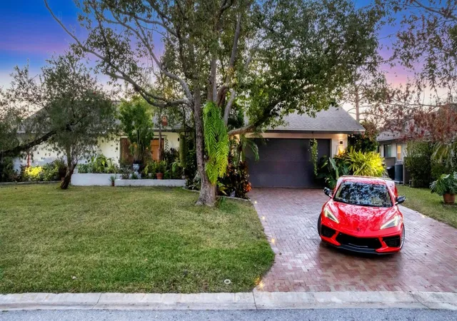 Photo 1 of Single family home for sale at 4076 Southwell Way, Sarasota, FL 34241 | MLS# A4682589 | Listing updated on 2026-10-11