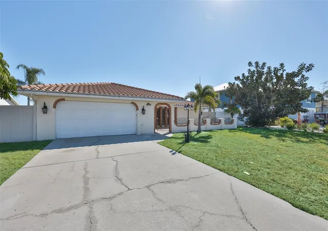 Photo 3 of Single family home for sale at 6523 King Palm Way, Apollo Beach, FL 33572 | MLS# TB8476395 | Listing updated on 2026-09-13