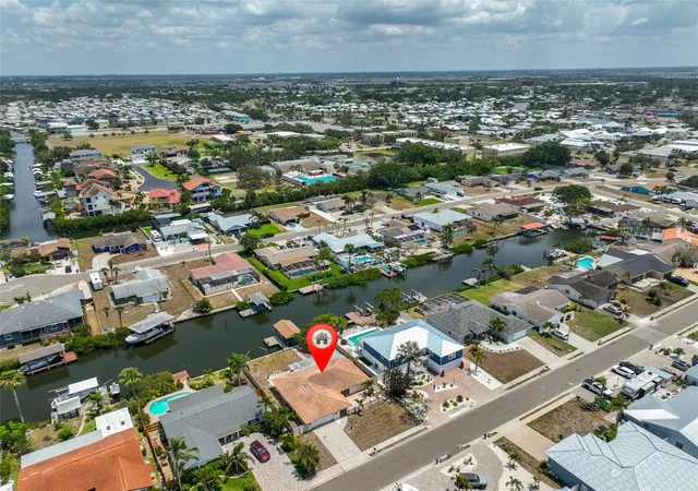 Photo 3 of Single family home for sale at 6523 King Palm Way, Apollo Beach, FL 33572 | MLS# TB8476395 | Listing updated on 2026-09-13
