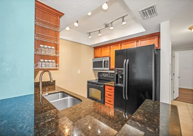 3rd image of 704 Lyndhurst St #624, Dunedin, FL 34698 | MLS# TB8476462