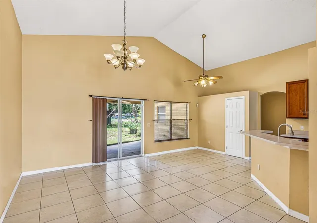 3rd image of 1000 Royal Marquis Cir, Ocoee, FL 34761 | MLS# O6382695