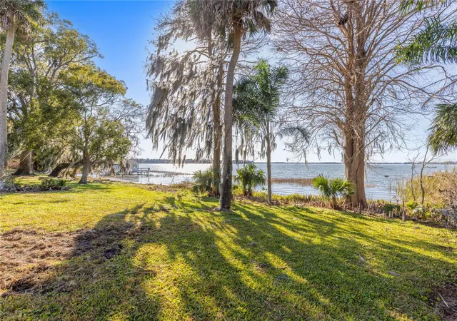 Photo 3 of Single family home for sale at 6136 Dora Dr, Mount Dora, FL 32757 | MLS# O6382730 | Listing updated on 2026-07-15