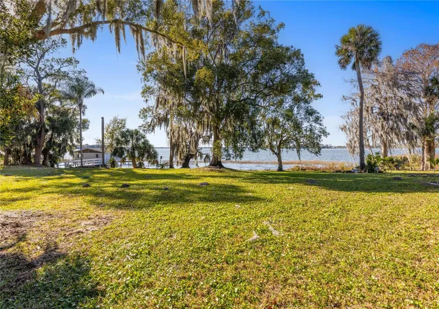 Photo 4 of Single family home for sale at 6136 Dora Dr, Mount Dora, FL 32757 | MLS# O6382730 | Listing updated on 2026-07-15